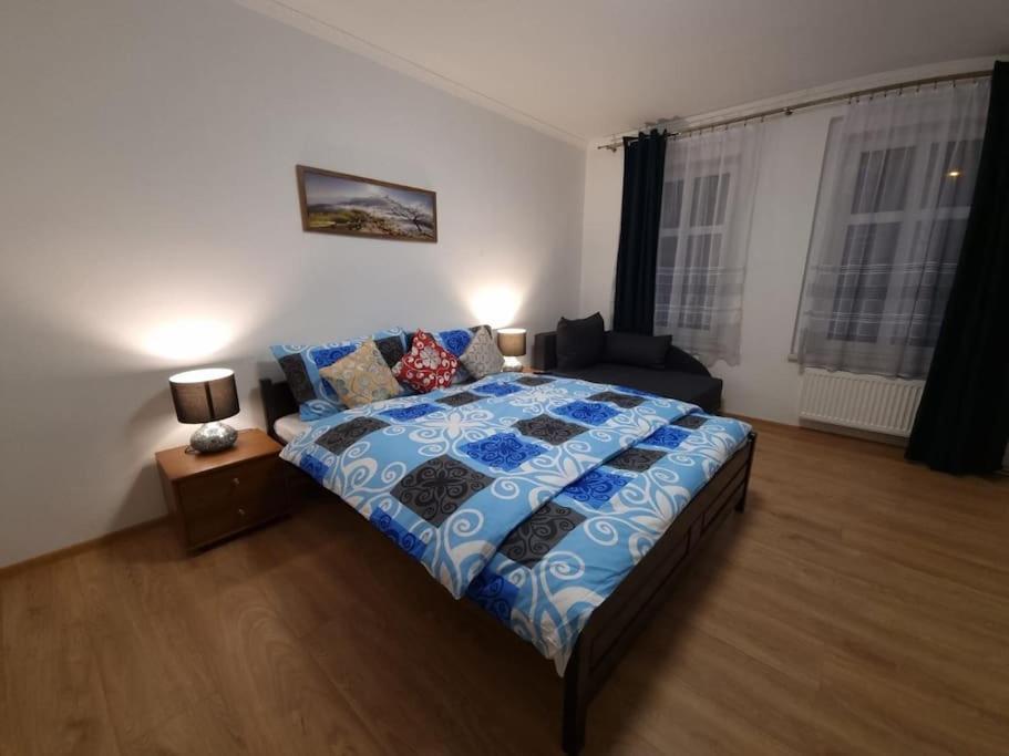 Apartman V Krusnych Horach-Free Parking Яхимов Экстерьер фото